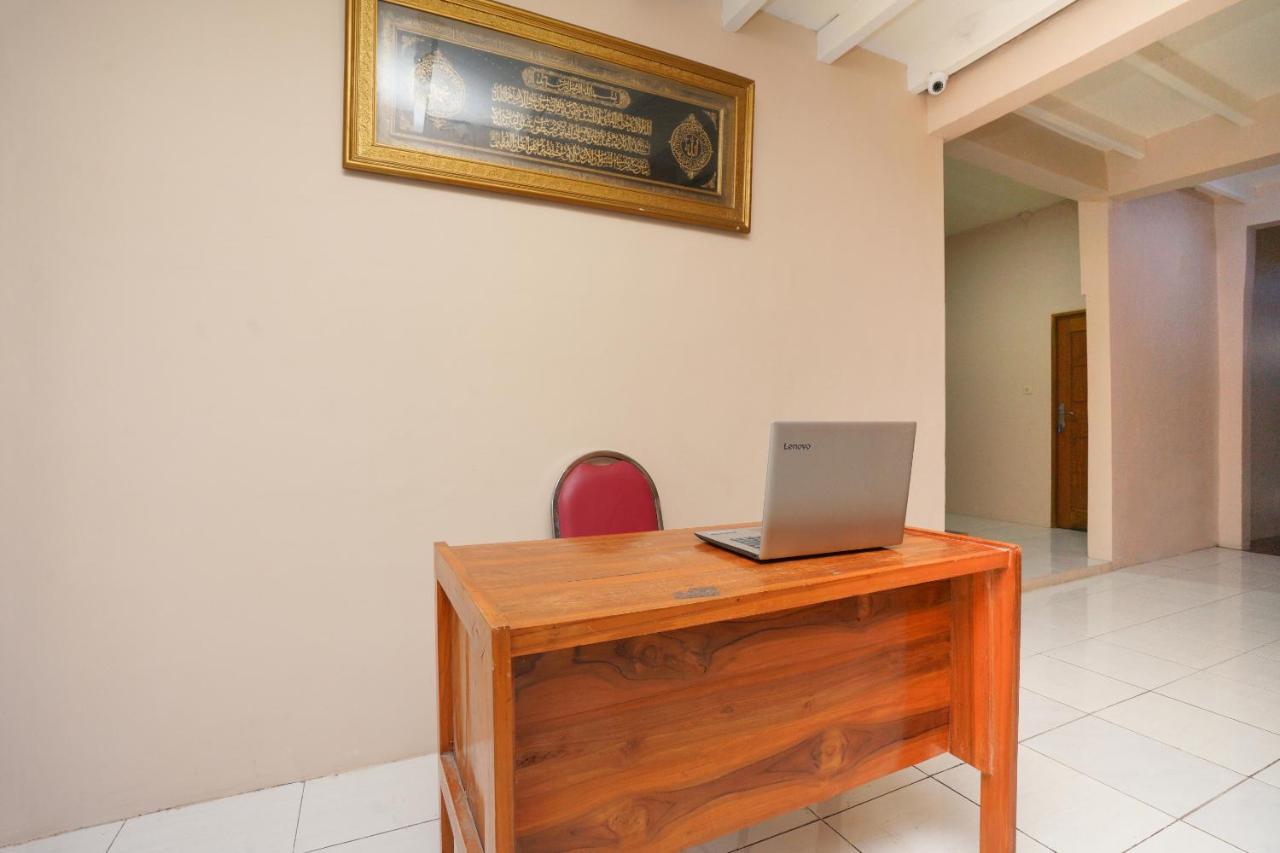 OYO 2656 Az Zahra Residence Syariah Surabaja Zewnętrze zdjęcie